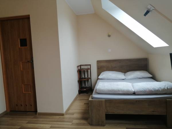 pokój 3-osobowy z lazienka