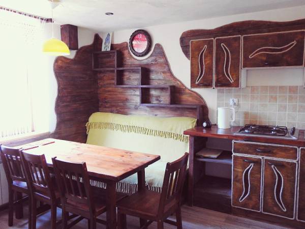 salon z aneksem w miesz. z kominkiem