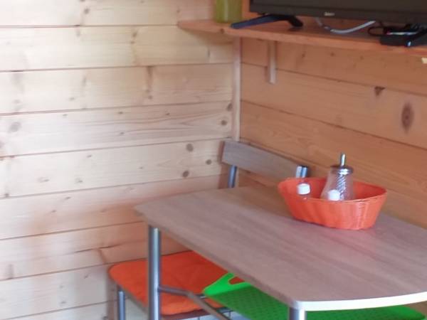 Miejsce do posiłku w saloniku