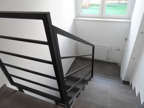 Schody na pierwsze piętro