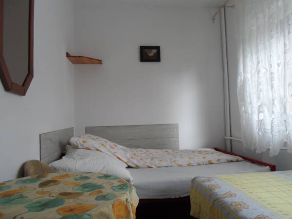 Pokój jednoosobowy z podwójnym łóżkiem