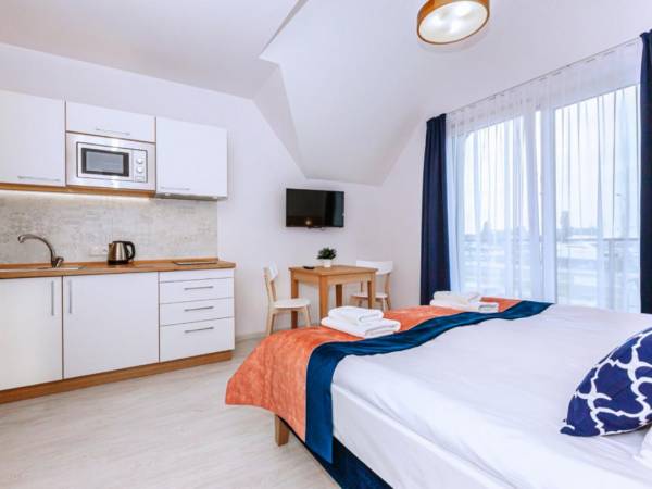 pok. nr 3 vis a vis mariny jachtowej