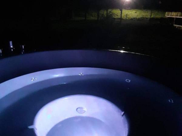 Domki nad jeziorem Ołów z własnym stawem 