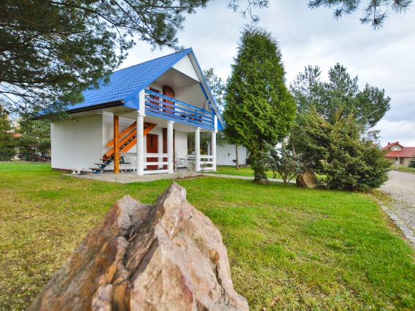 Domek niebieski dwukondygnacyjny (4-5)