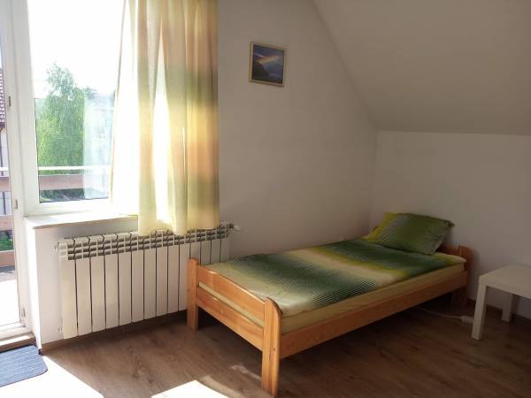 pokój dwuosobowy z balkonem