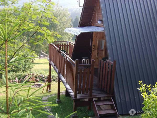 widok na domek i taras