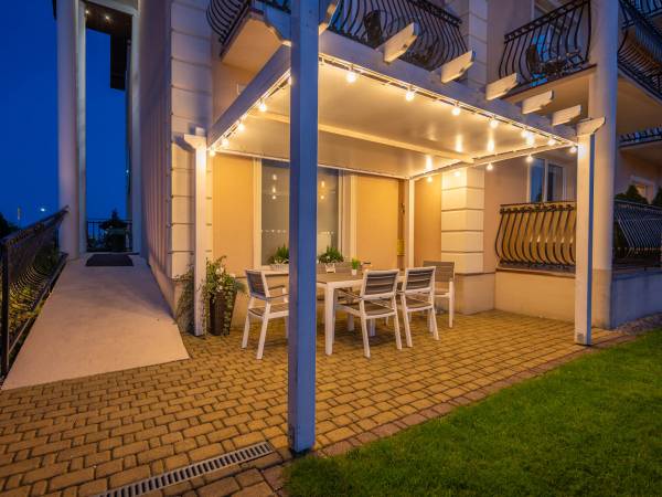 Altana ogrodowa, wejście