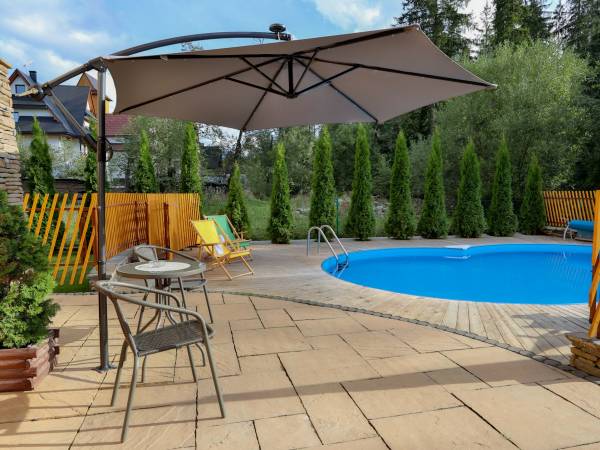 Ogród, basen, leżaki