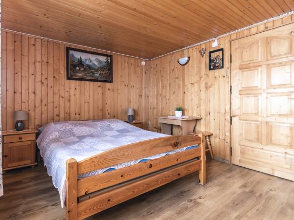 Pokój nr 6 ( 2 os z łazienką i balkonem )