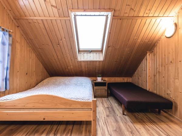 Pokój nr 7 ( 3 os z łazienką)