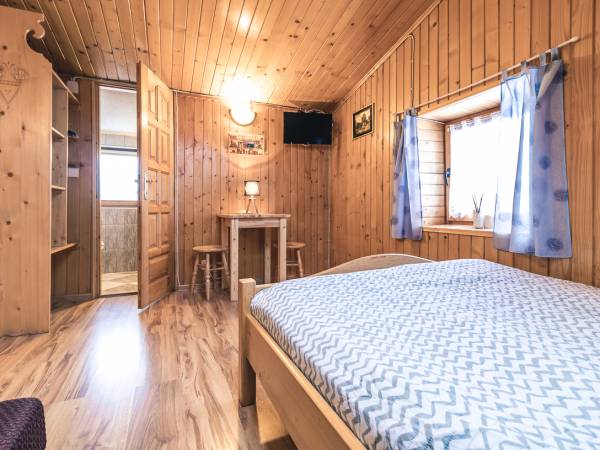 Pokój nr 7 ( 3 os z łazienką)