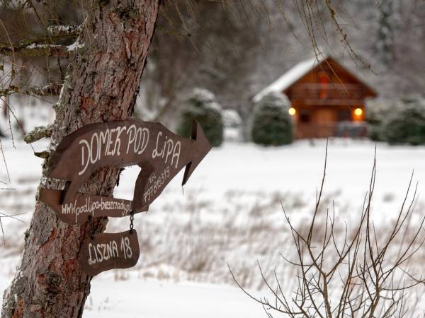 Domek zimą