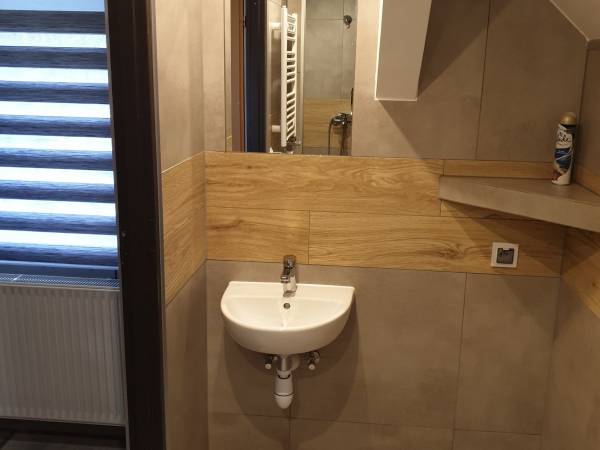 KINGASERWIS Pokoje do wynajęcia