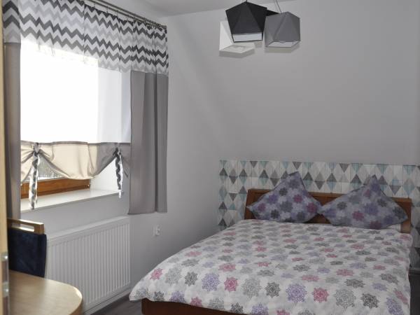 (pokój nr 4) pokój 2 os. z łazienką 2 piętro (4