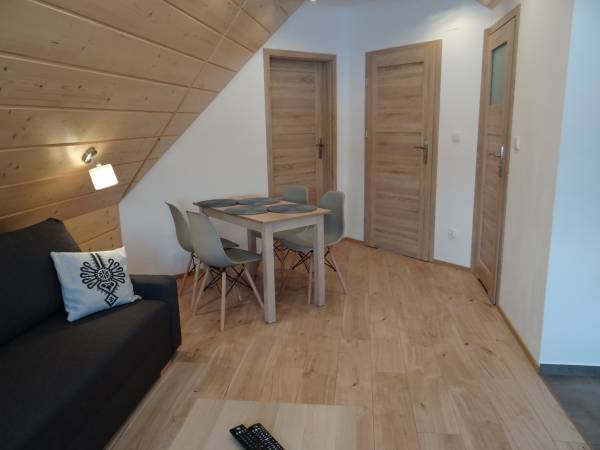 Apartament 2 pok. 4 os.