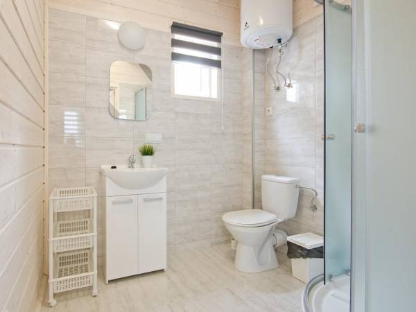 Domki 6 osobowe łazienka na parterze