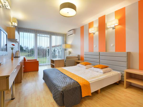 studio pomarańczowe (35m2) z tarasem i z ogrodem