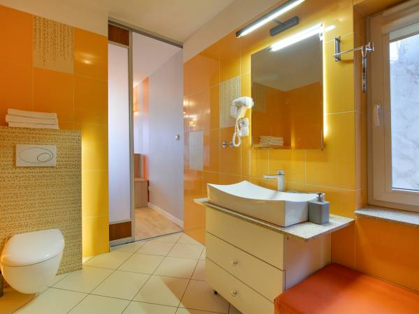 łazienka studia pomarańcz. (6m2)