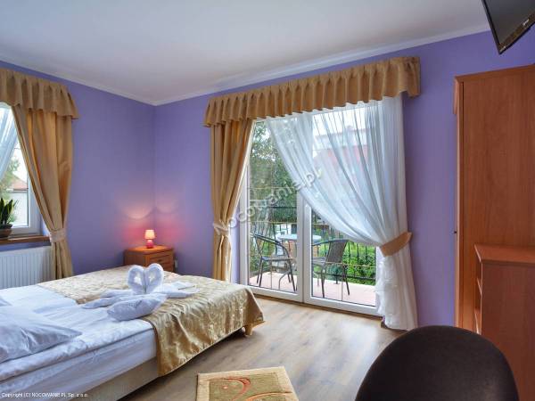 pokoje z balkonami i z łazienkami