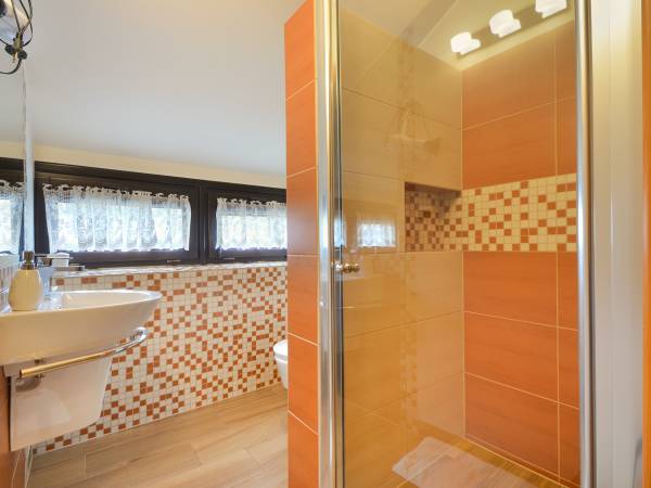 łazienka - pokój 3 osobowy z balkonem