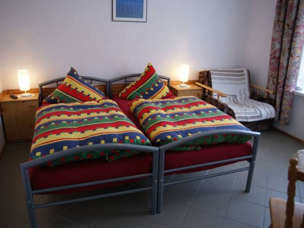 Pok. nr. 2 pok. 2-osob. z podwójnym łóżkiem i fotelem rozkładanym