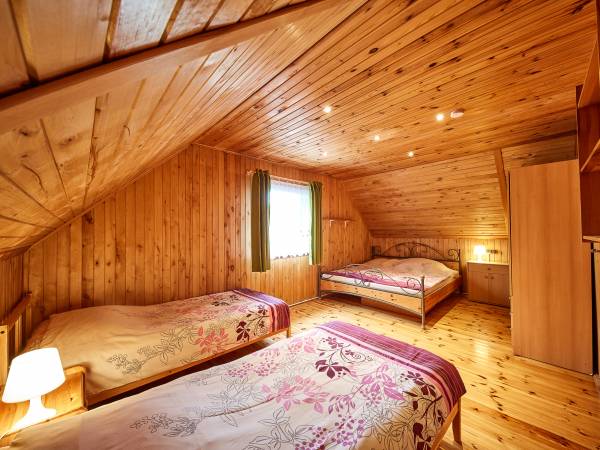 Dom przy jeziorze-sypialnia 2