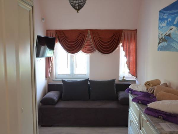 Róża i Migdałowiec