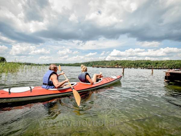 Wypożyczalnia sprzętu wodnego : kajaki