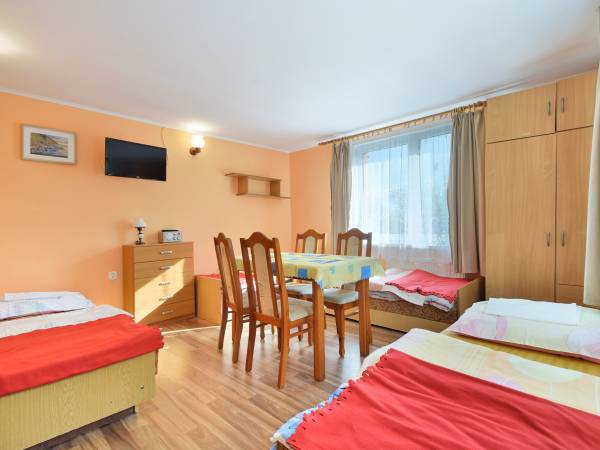 Domek 1 4-osobowy domek z łazienka i aneksem kuchennym