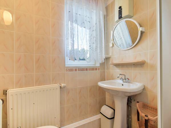 łazienka pokoju 2-osobowegona piętrze na piętrze