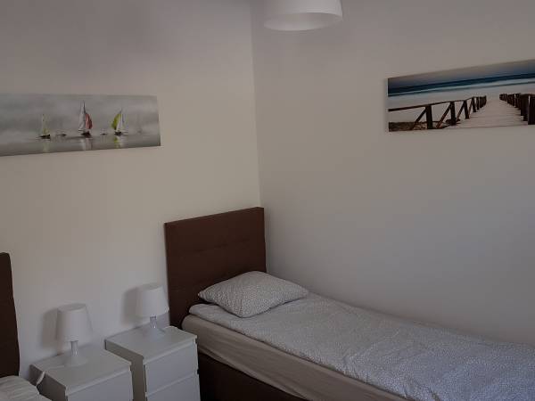 Sypialnia z pojedynczymi łóżkami