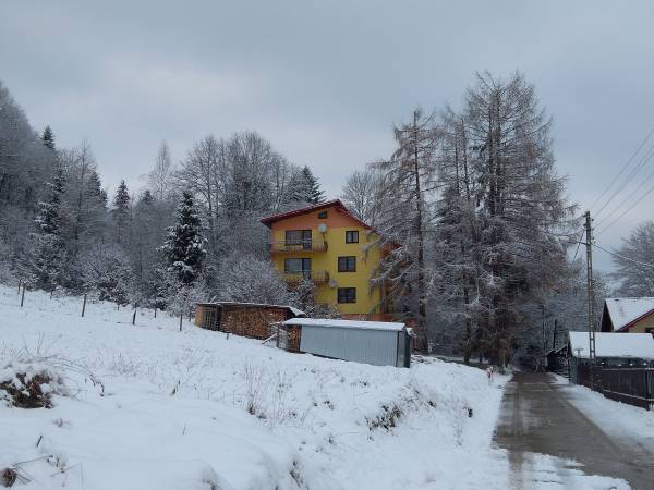 Willa RAJ widok od ulicy