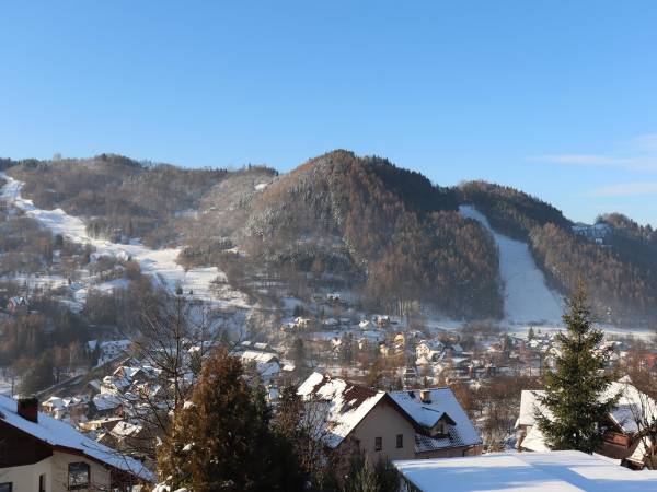 Widok na trasę narciarską na Palenicy