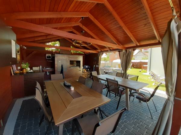 Wiata ,letnia kuchnia -miejsce do smażenia i grilowania ryb