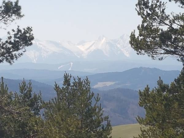 wiosenny widok na Tatry spod Wysokiego Wierchu