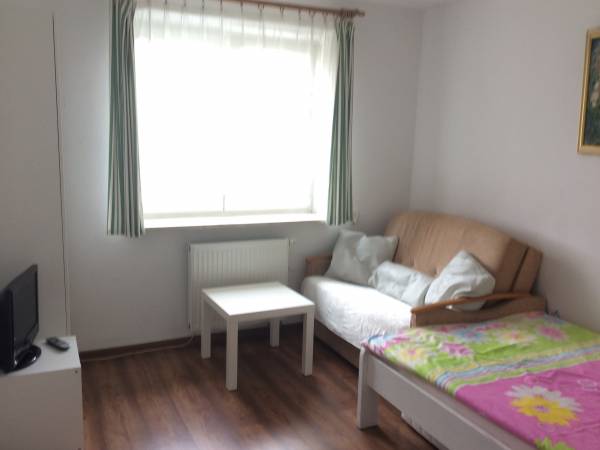 Pokój 2 osób. W mieszkaniu 3 pokojowym