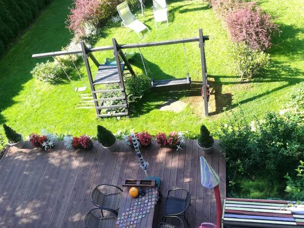 Placyk zabaw i ogród