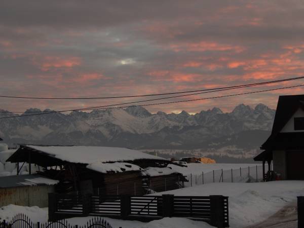 Widok na Tatry wieczorem.