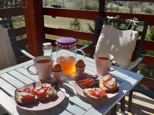 Willa Górska Sól śniadanie na balkonie