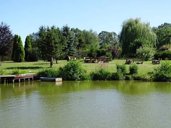 Dębowa Ostoja - domki agroturystyczne nad stawem