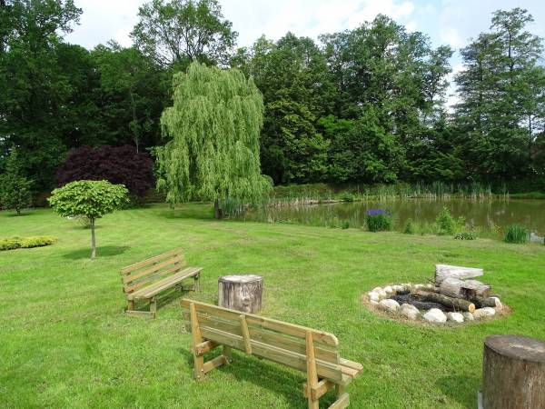 Dębowa Ostoja - domki agroturystyczne nad stawem