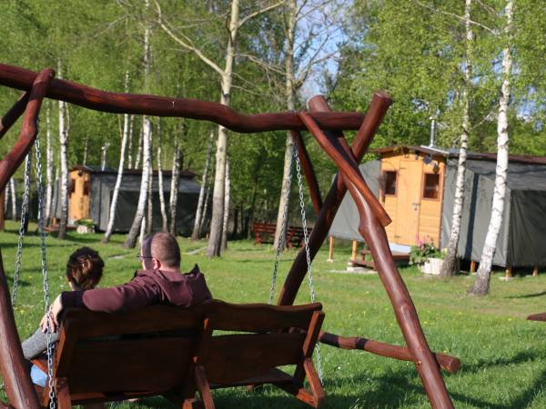 glamping 4-os. (luksusowy namiot) z sauną i kominkiem)