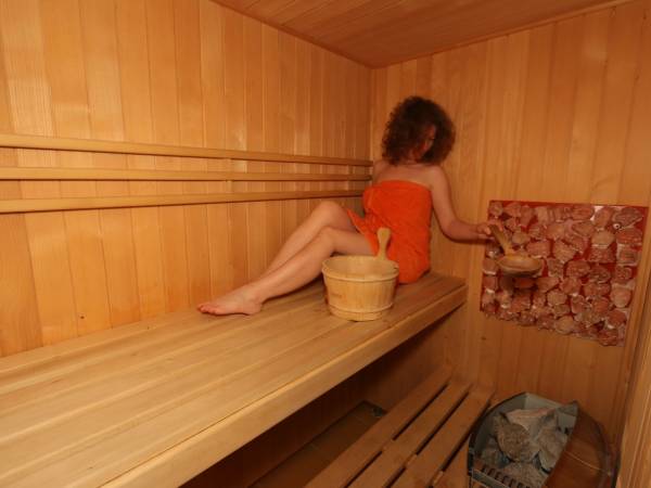 sauna w domku piętrowym