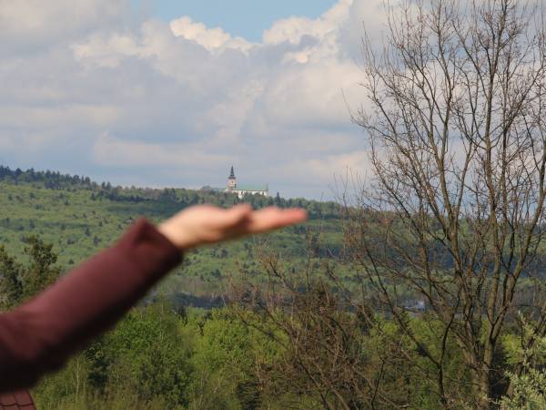 Święty Krzyż na dłoni