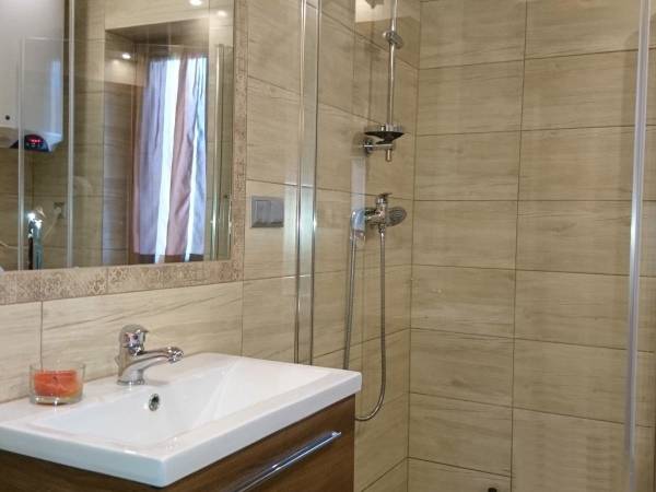 Domek Ryś- łazienka na parterze 