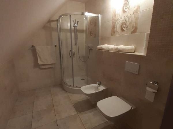 Domek Ryś- łazienka na piętrze