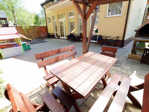 część podwórka Szum Fal