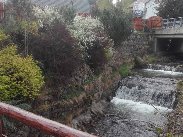 rzeczka obok pensjonatu