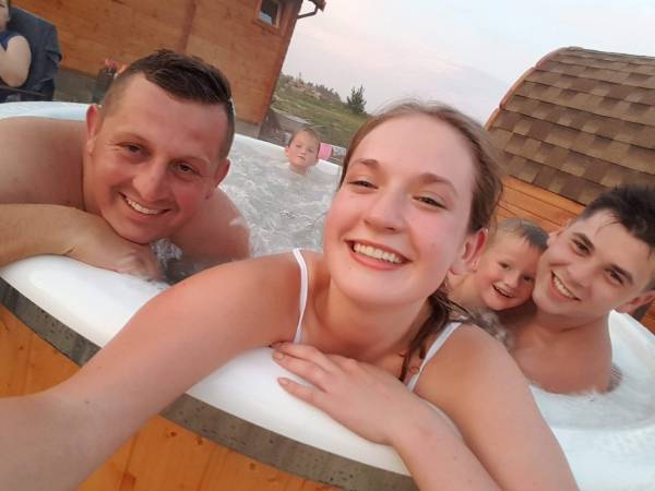 Jakuzzi z gorącą wodą