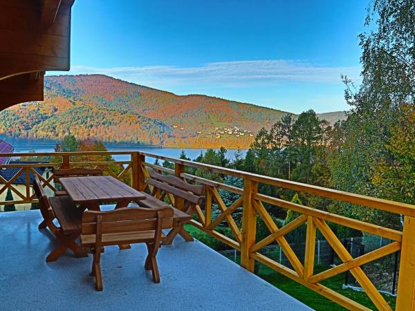 Taras z Widokiem na Jezioro Międzybrodzkie